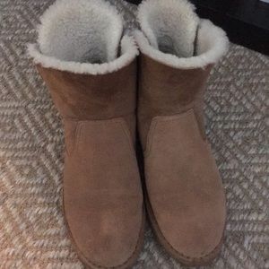 Loved UGGS— years of life left